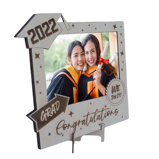畢業紀念禮物精選 - 2022畢業相框 可放4R相片 可以客製化雕刻相片